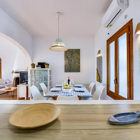 Aitana - Managed By Almarina *