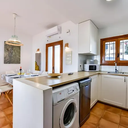 Aitana - Managed By Almarina *