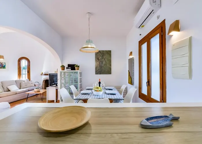 Aitana - Managed By Almarina *